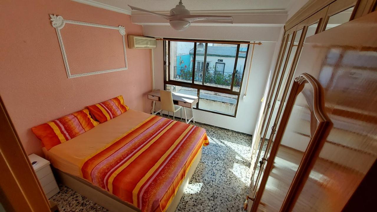 Central Accommodation Alicante Exterior photo